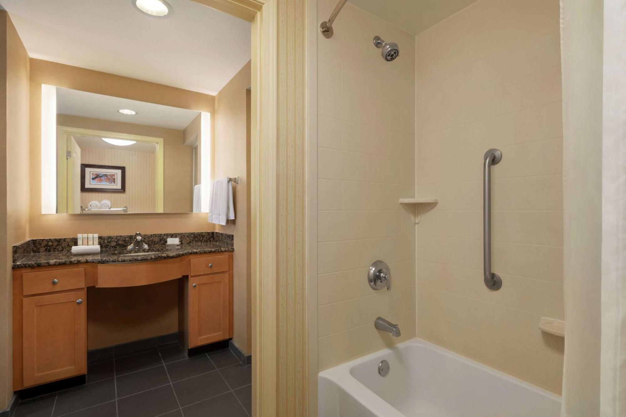 โฮมวู้ด สวีทส์ อัลเลนตัน เวสต์ Hotel Fogelsville ภายนอก รูปภาพ